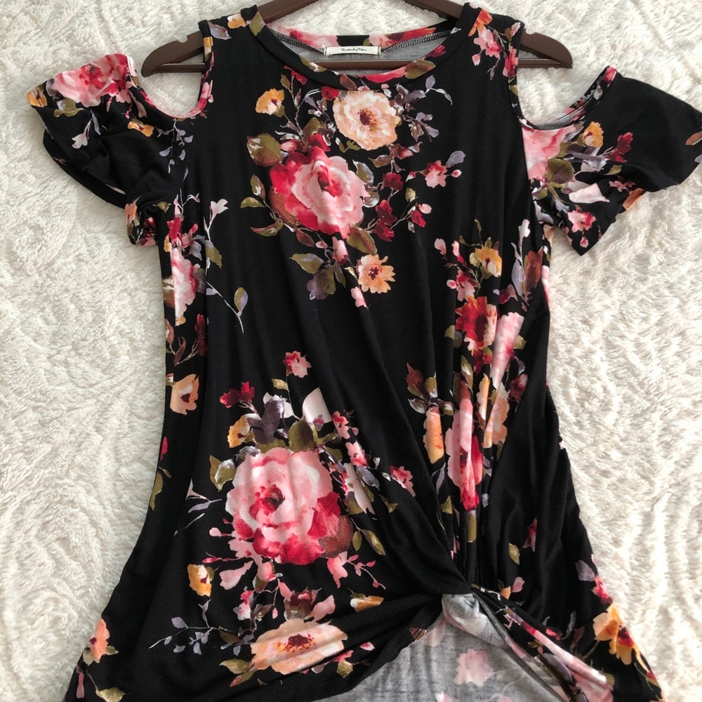 Fall Floral Cold Shoulder Top🍁